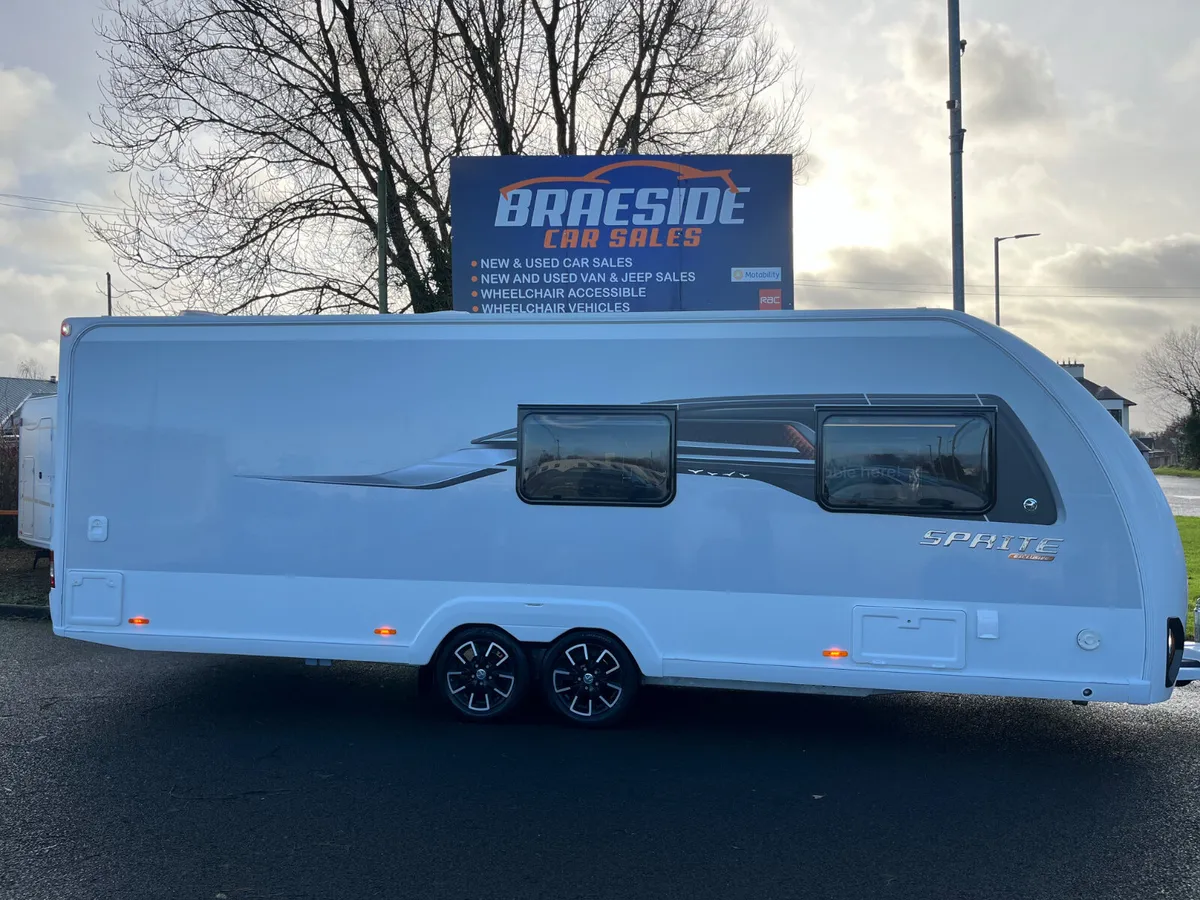 2025 SWIFT EXCLUSIVE H/SPEC 6/7 BERTH CARAVAN - Image 4