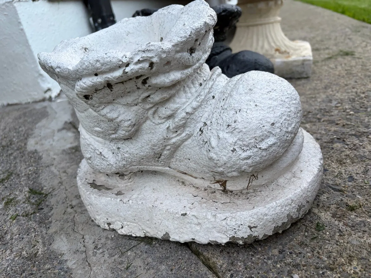 2 x concrete flower pot (Shoes) decor - Image 3
