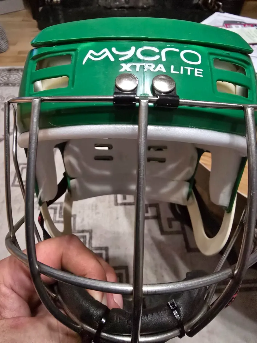 Hurling helmet - Image 2