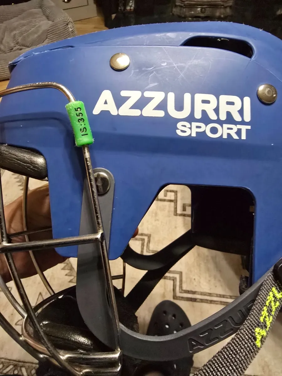 Hurling helmet - Image 3