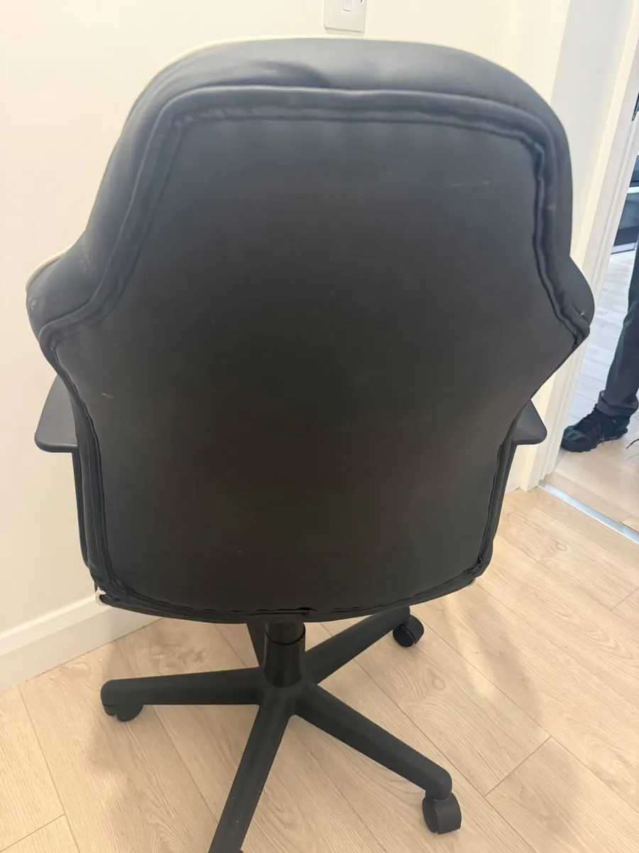 X Rocker Gaming Chair - Image 2