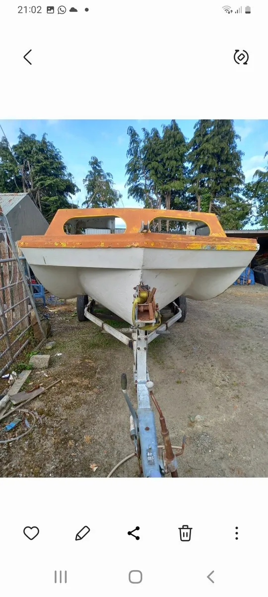 16ft cathedral hull boat - Image 1