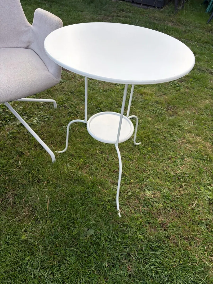 white metal side table  €20 - Image 3