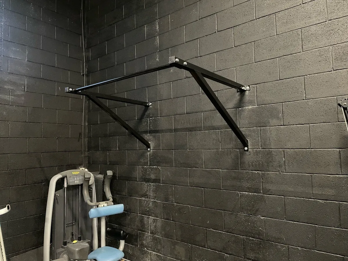 Pull Up Bar - Image 1