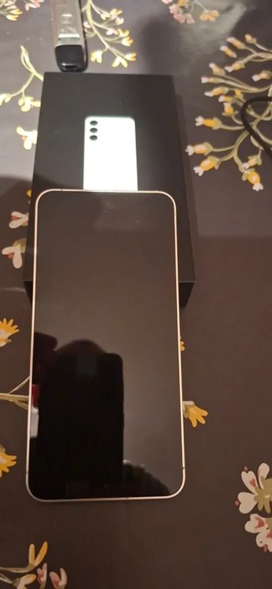 Galaxy s24 - Image 2