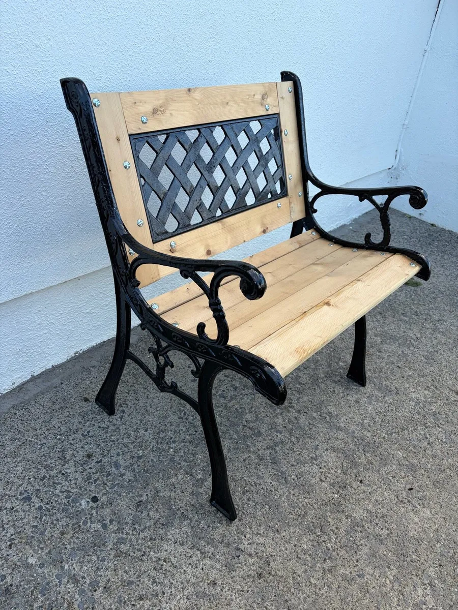cast iron garden bench/ chair / seat - Image 1