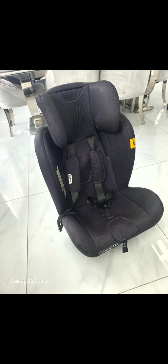 Car seat - Image 1