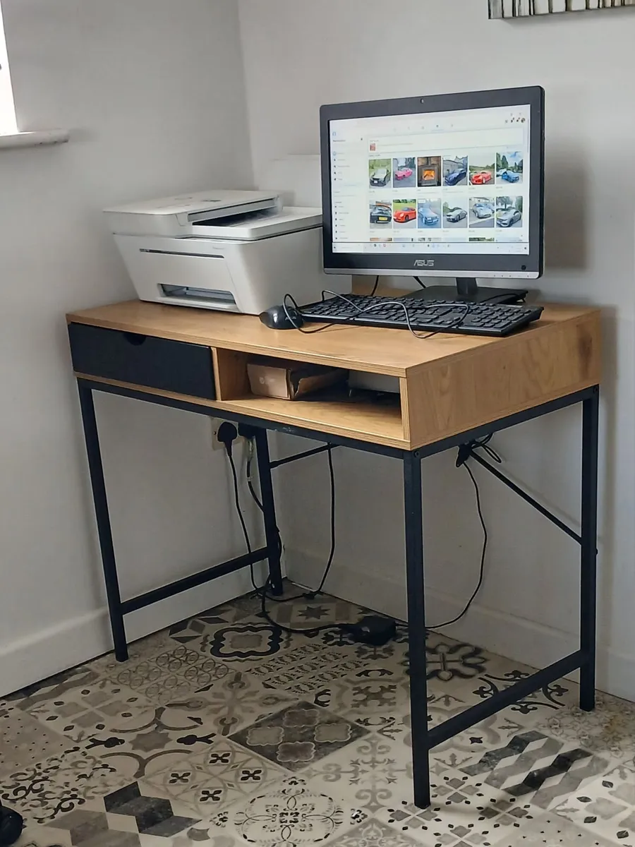 Computer desk - Image 3