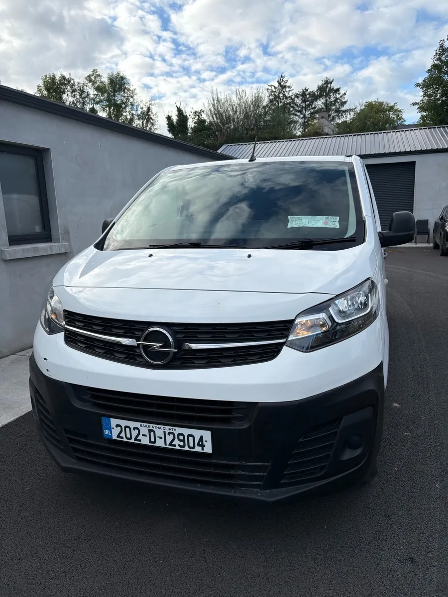 Opel Vivaro - Image 1