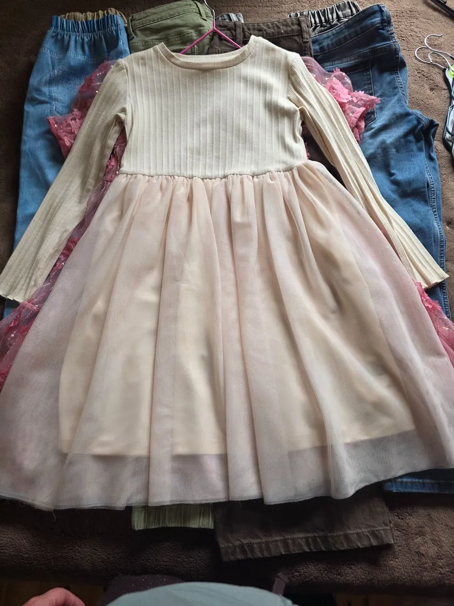Girls clothes - Image 1