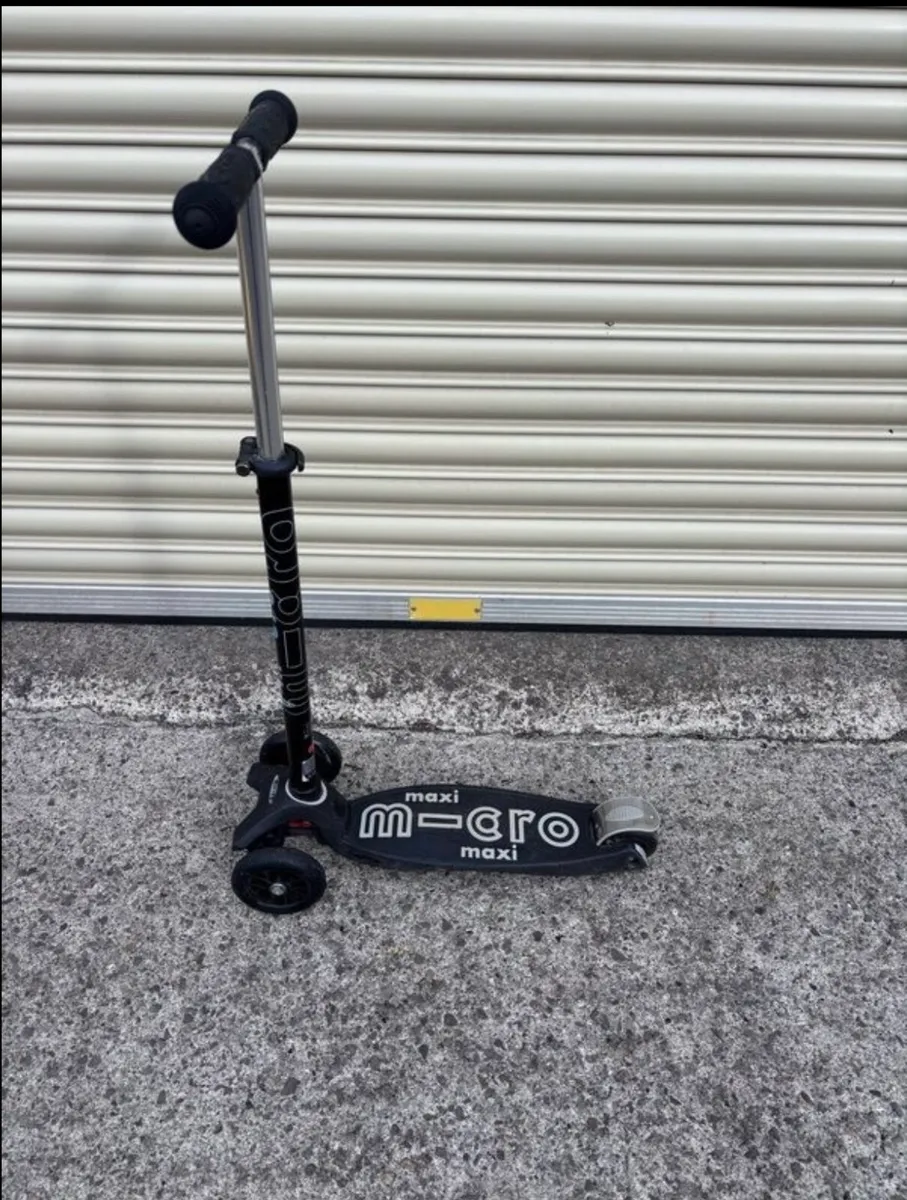 Maxi Macro Deluxe Scooter - Image 4