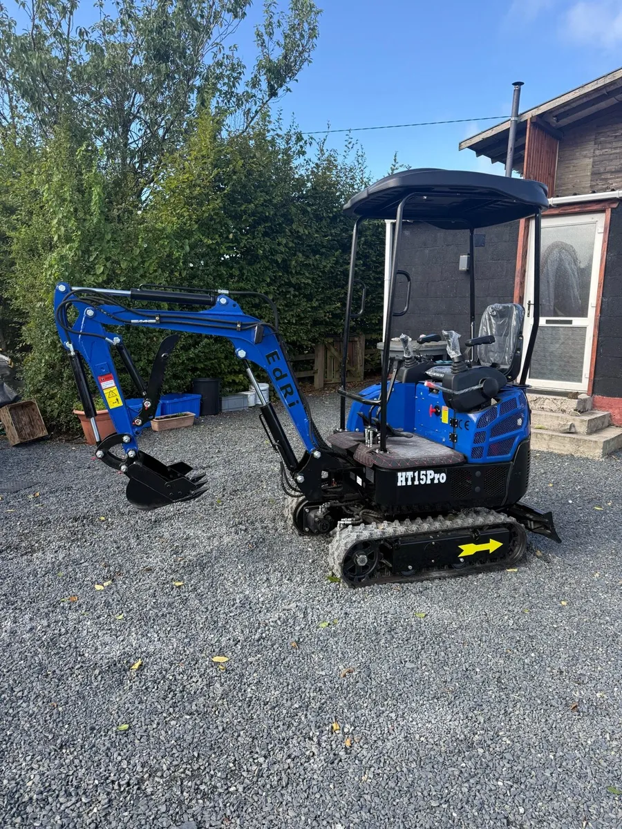mini digger 1.5T - Image 1