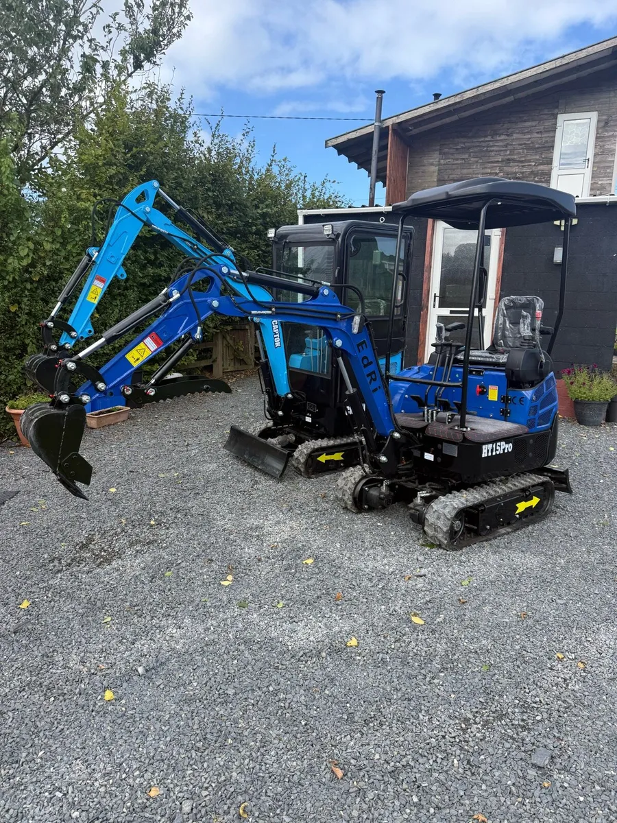 mini digger 1.5T - Image 2