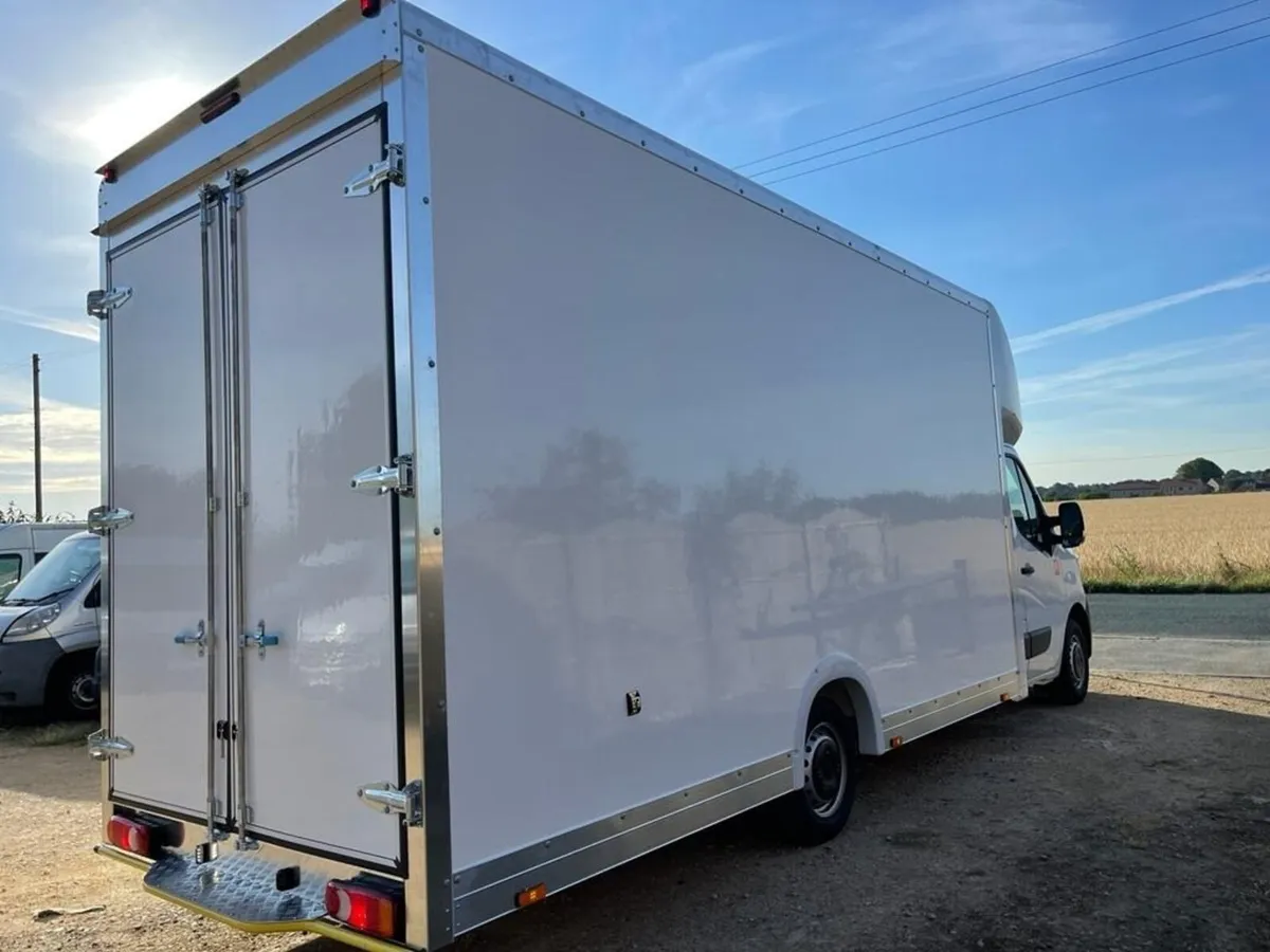 2025 Renault Master Luton Low Loader Van - Image 3