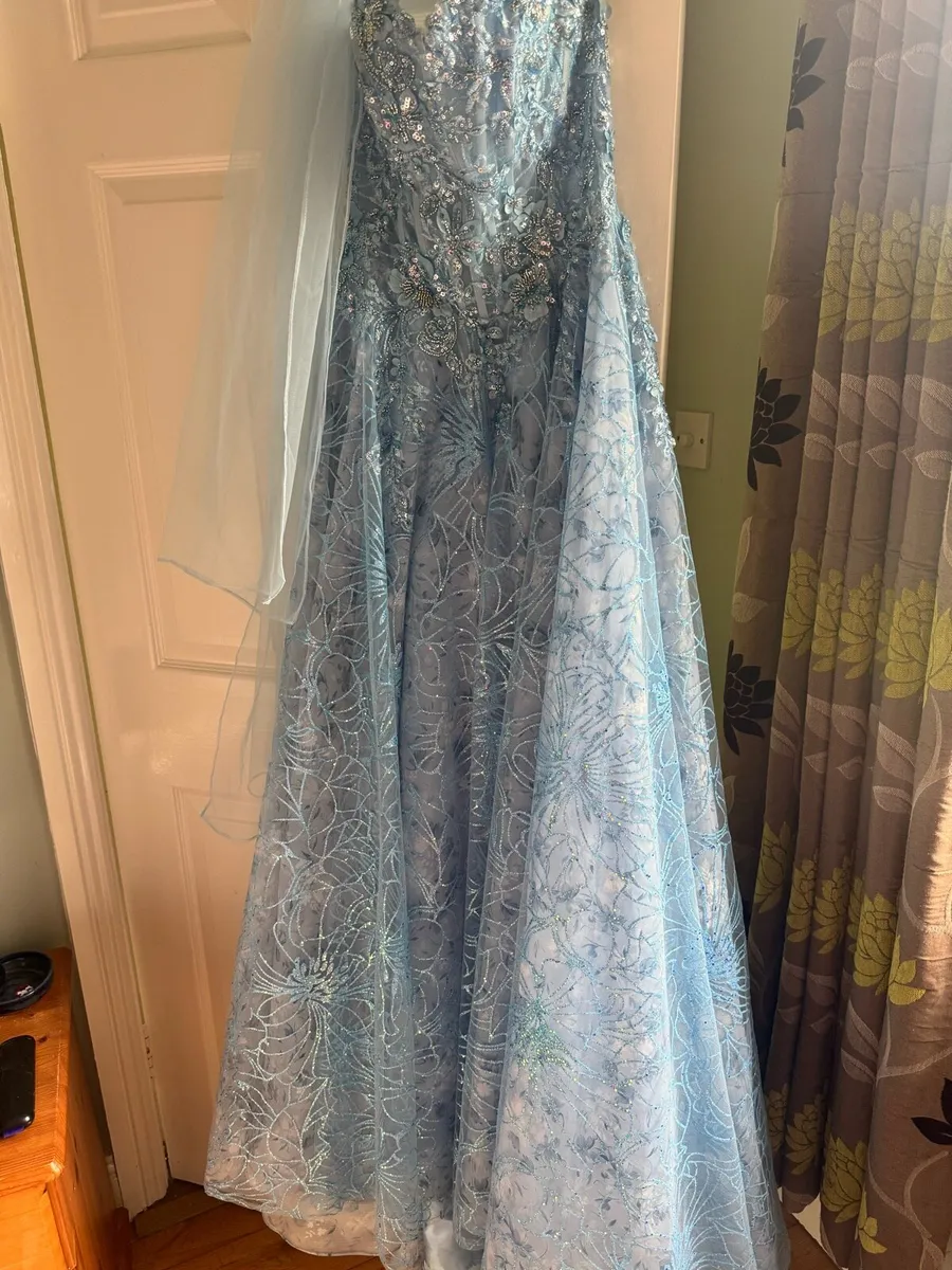 Debs dress - Image 4