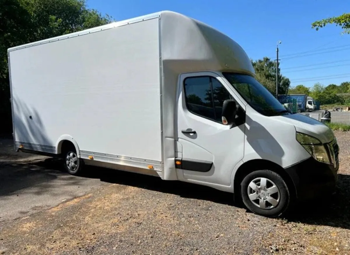 2023 Nissan Interstar Luton Low Loader Van - Image 4