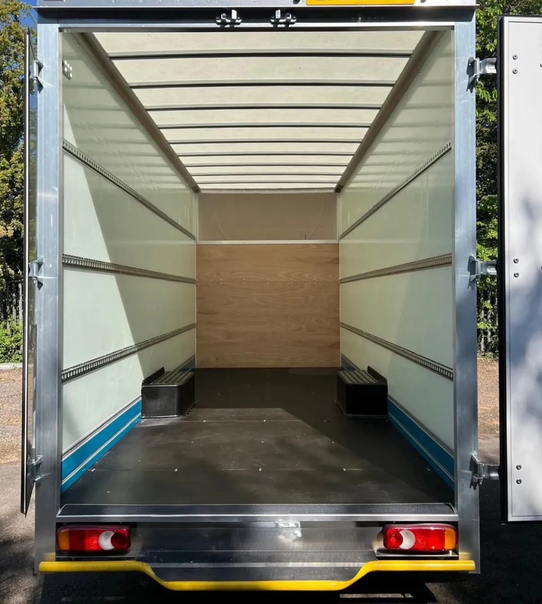 2023 Nissan Interstar Luton Low Loader Van - Image 2
