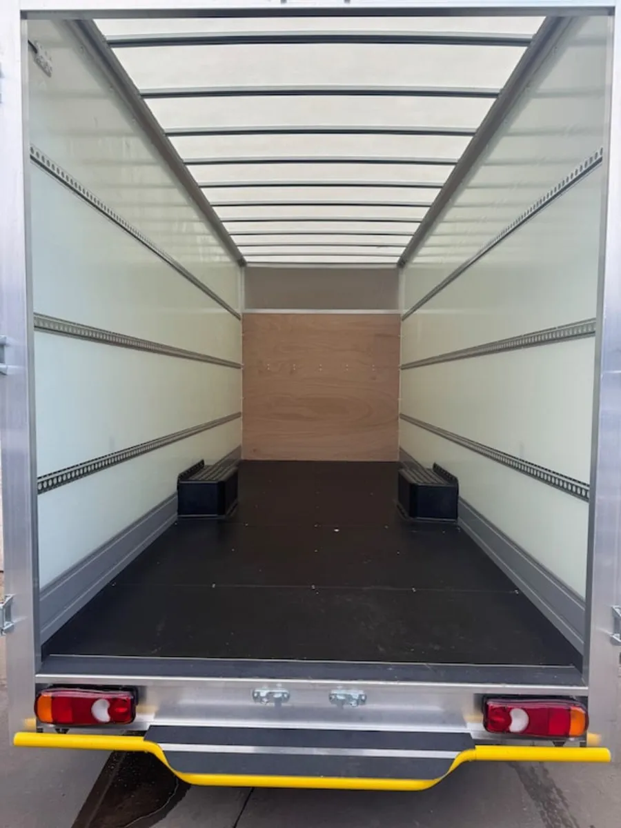 2022 Volkswagen Crafter Luton Low Loader Van - Image 2