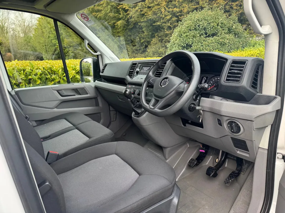 2022 Volkswagen Crafter Luton Low Loader Van - Image 3