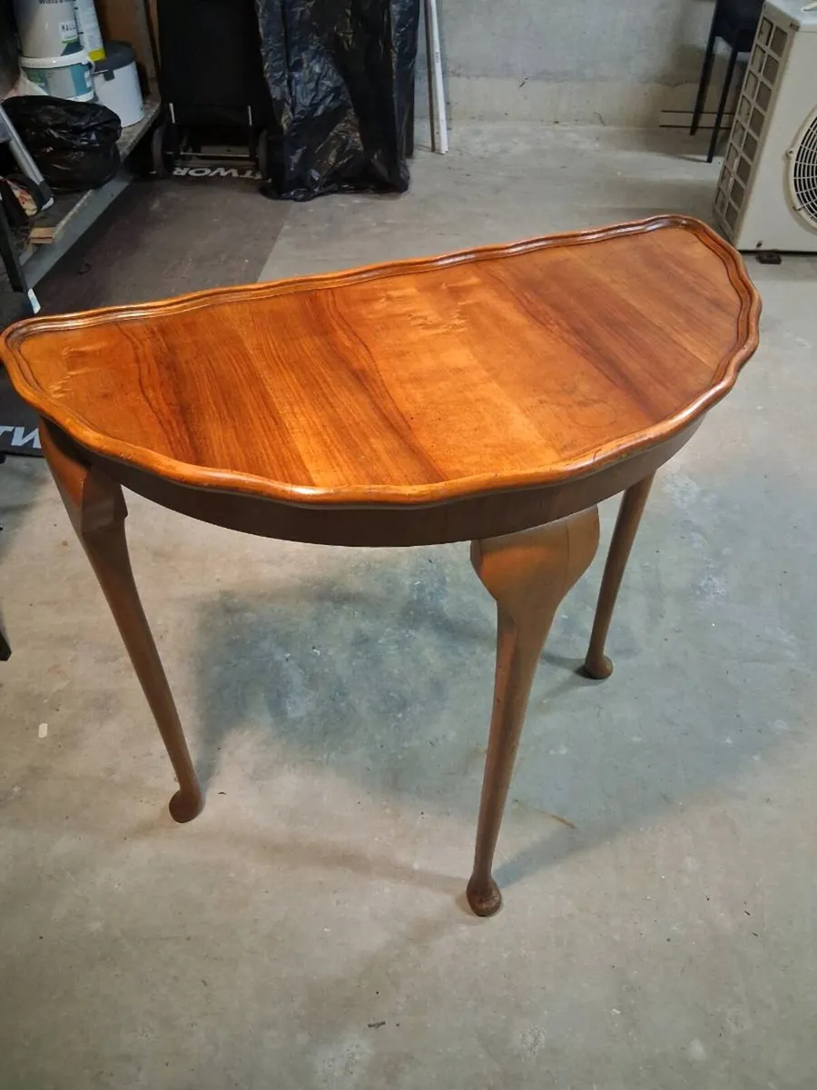 Half moon table - Image 1