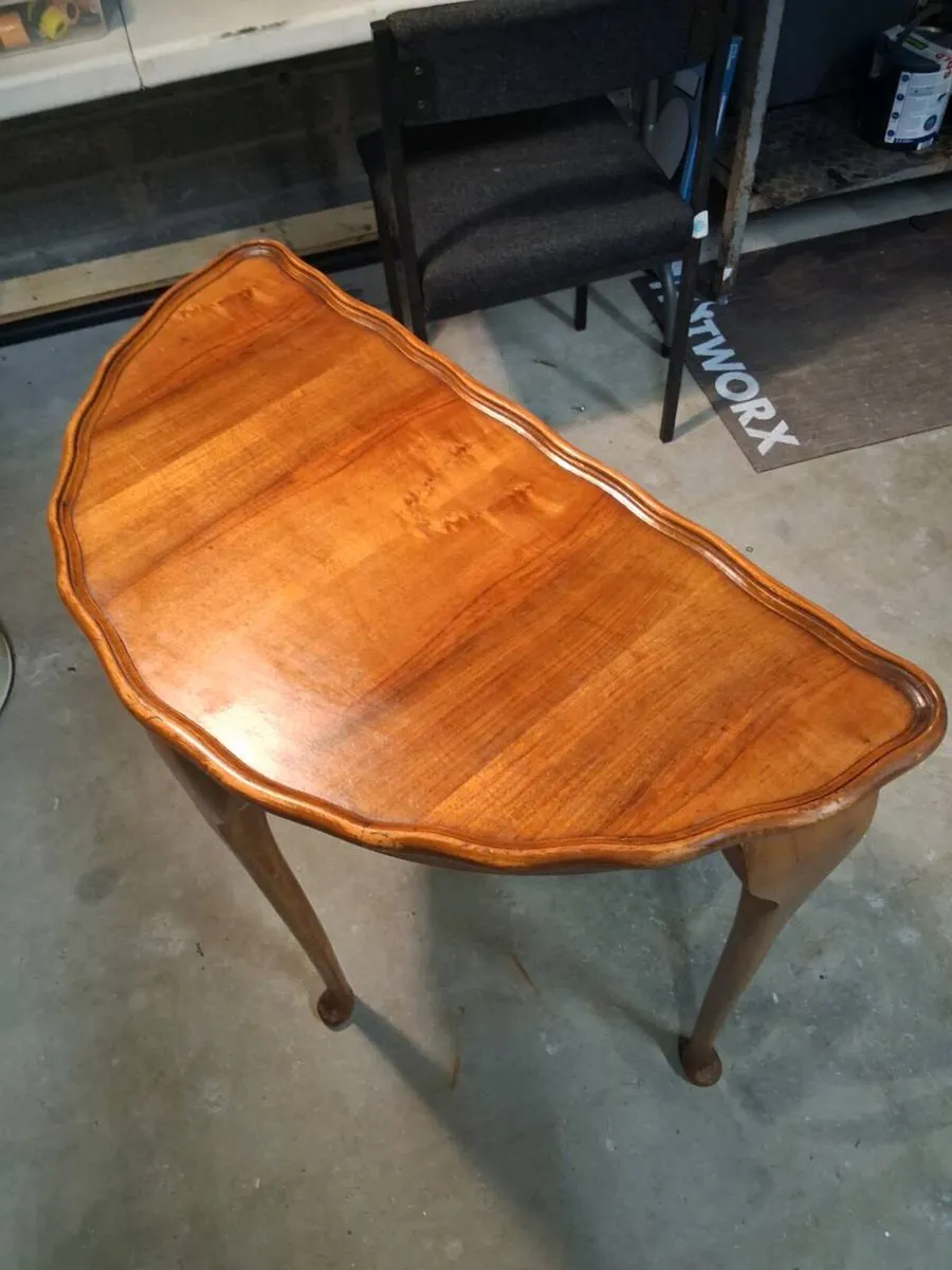 Half moon table - Image 3