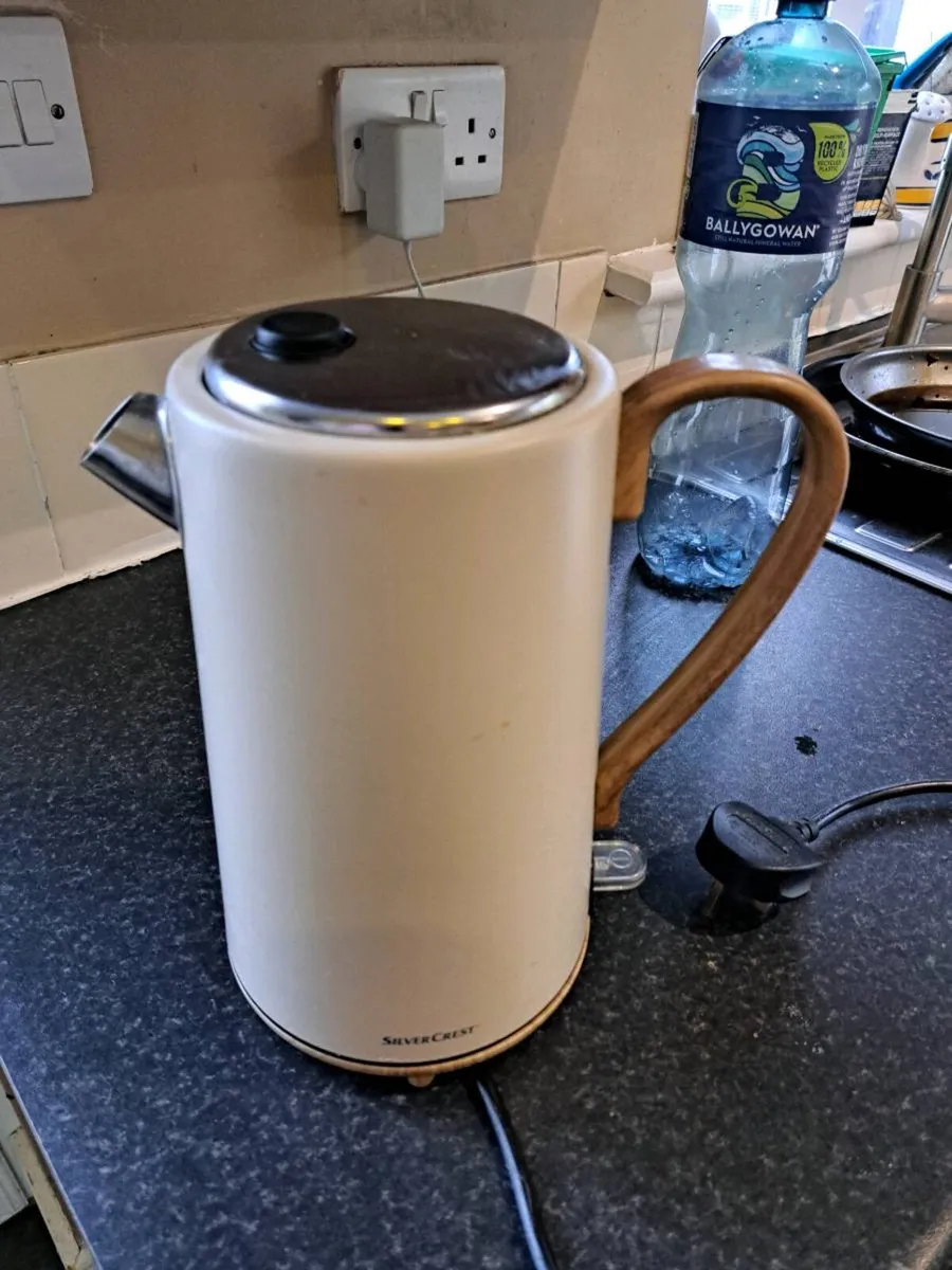 Goog electric  kettle - Image 1