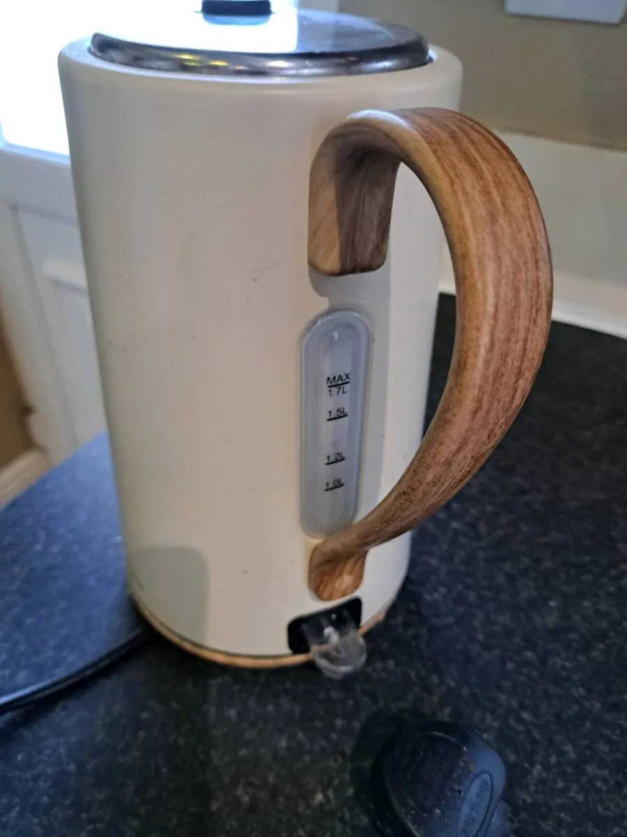Goog electric  kettle - Image 2