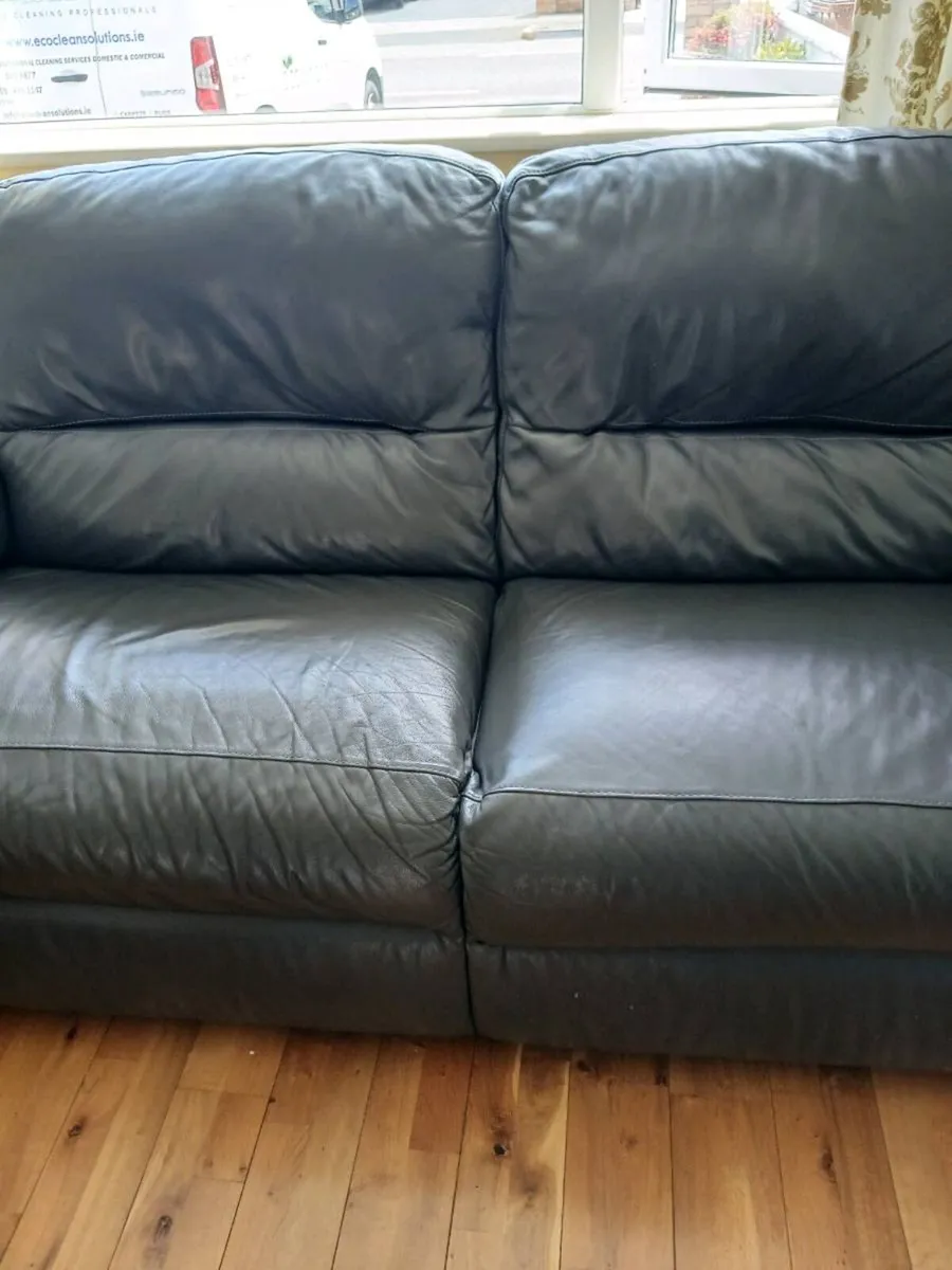 Leather couch - Image 4