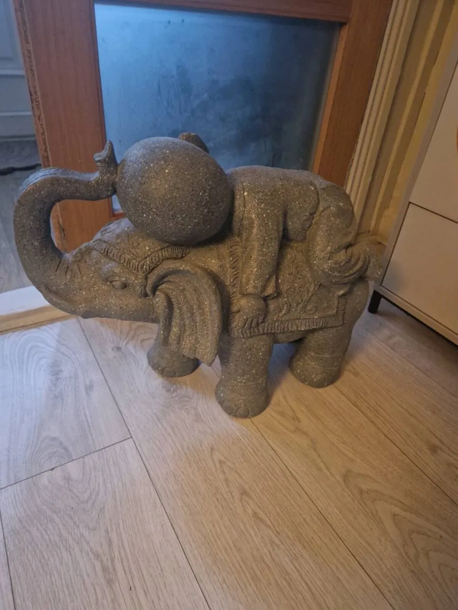 Stone elephant ornament - Image 1