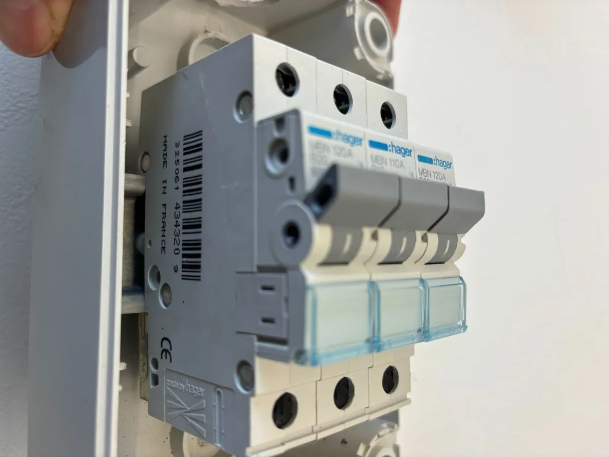 Hager MCB Breakers + DIN Enclosure Box - Image 3