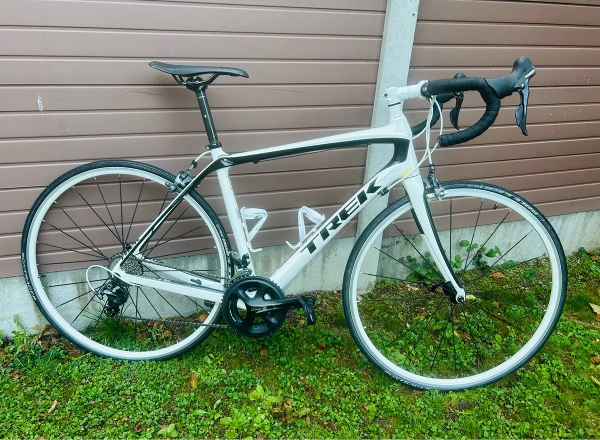 Trek Domane 4.7 Carbon - Image 1