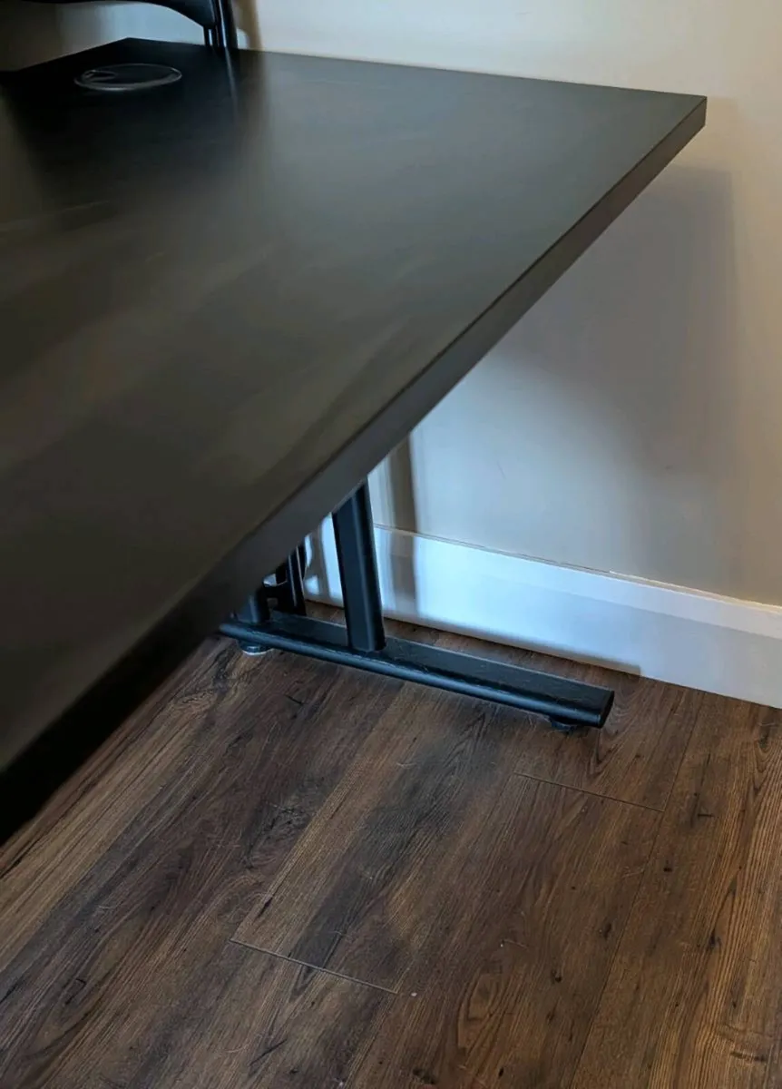 home desk and computer chair - Image 2