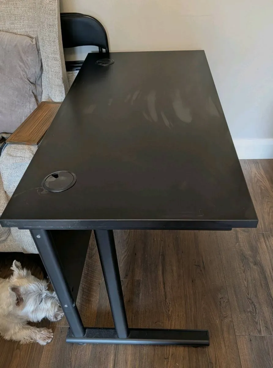 home desk and computer chair - Image 3