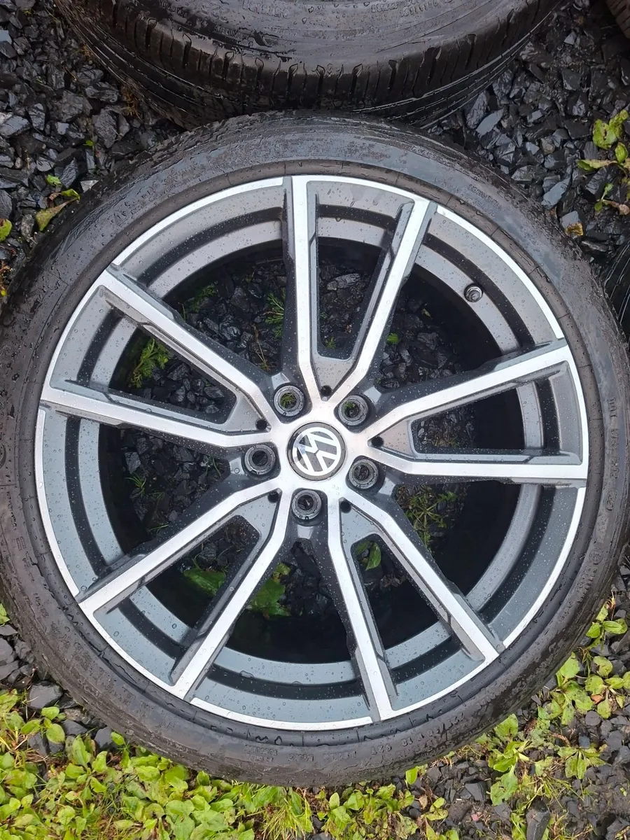 18" Vw Alloys with tyres - Image 1