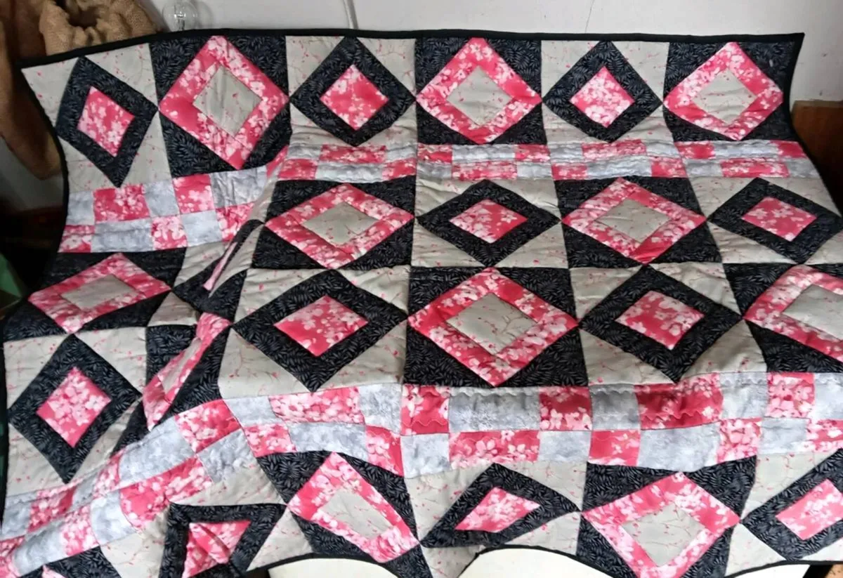 Lapsize? Handmade Quilt - Image 2