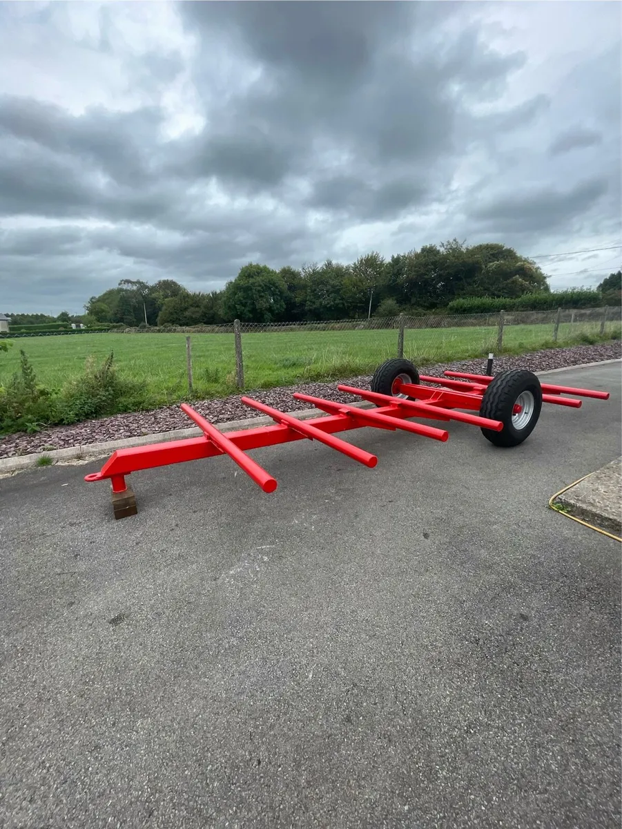 Bale trailer - Image 1