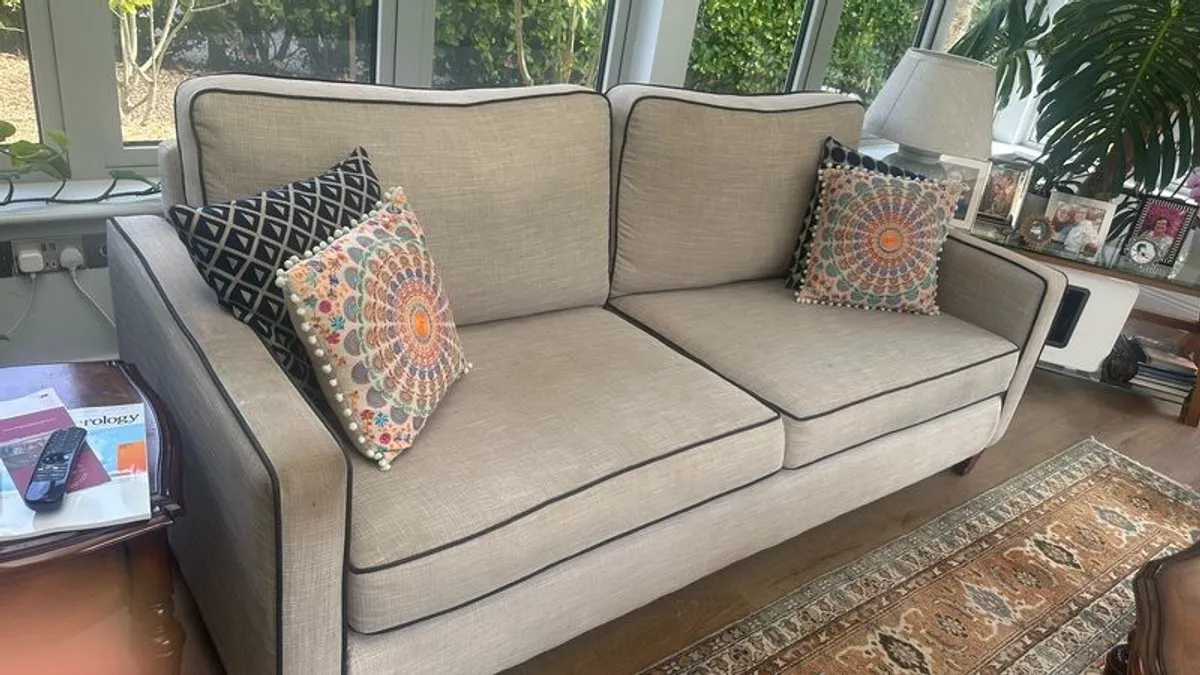 sofa - Image 2