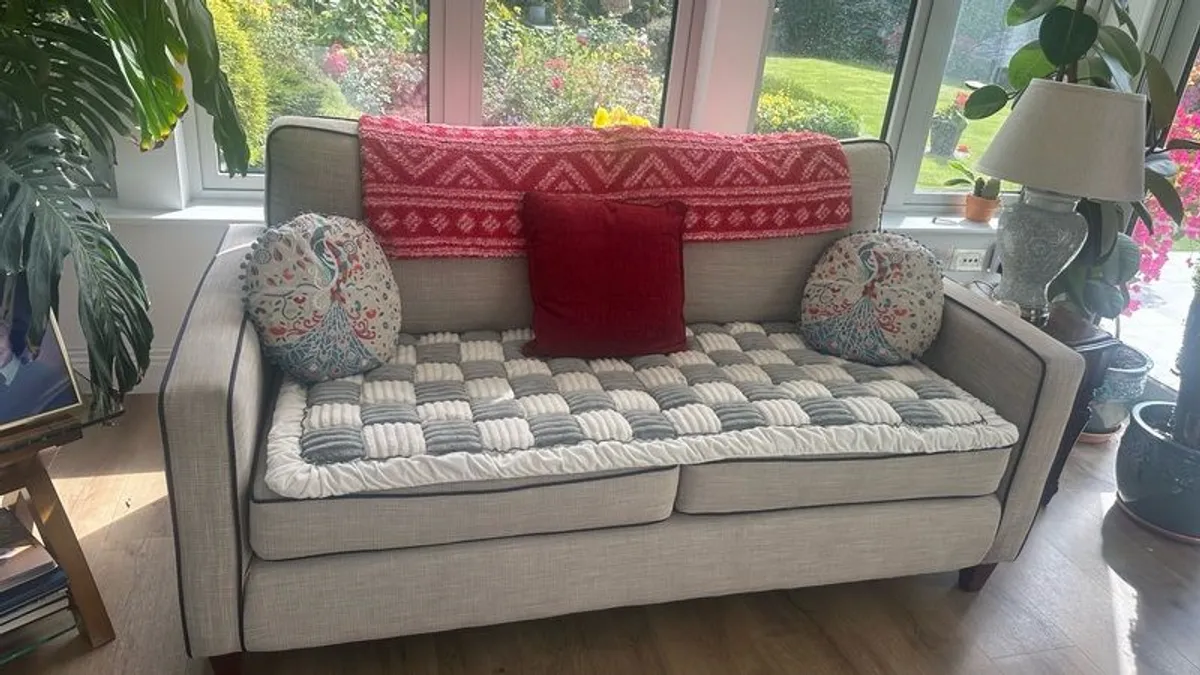sofa - Image 3