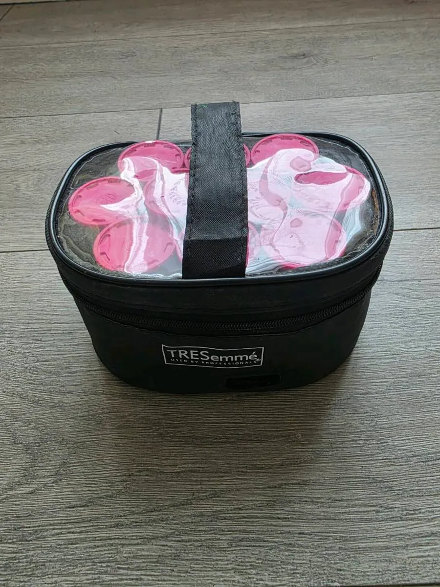 TRESemmé Salon Pro Volume Rollers - Image 1