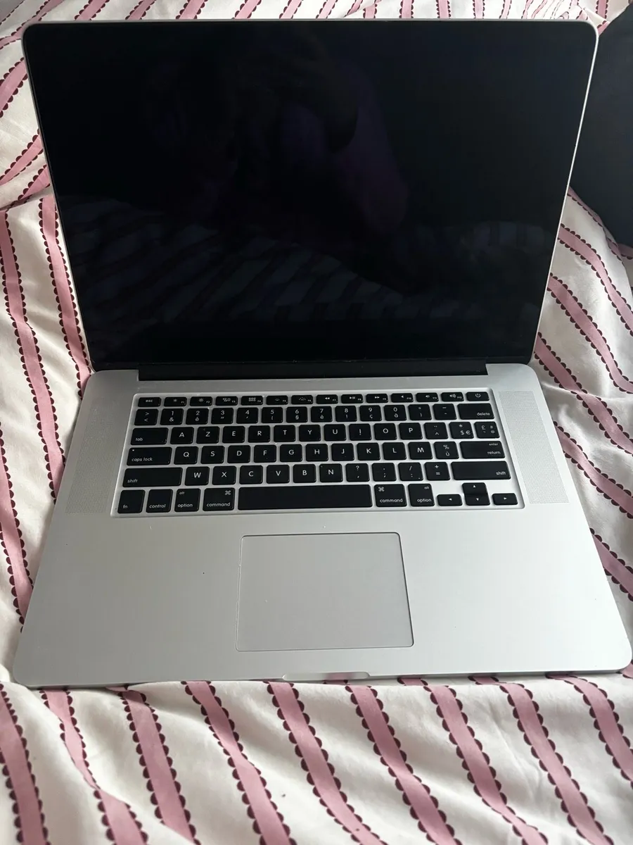 Apple MacBook Pro 15-inch Mid-2015 - Image 1