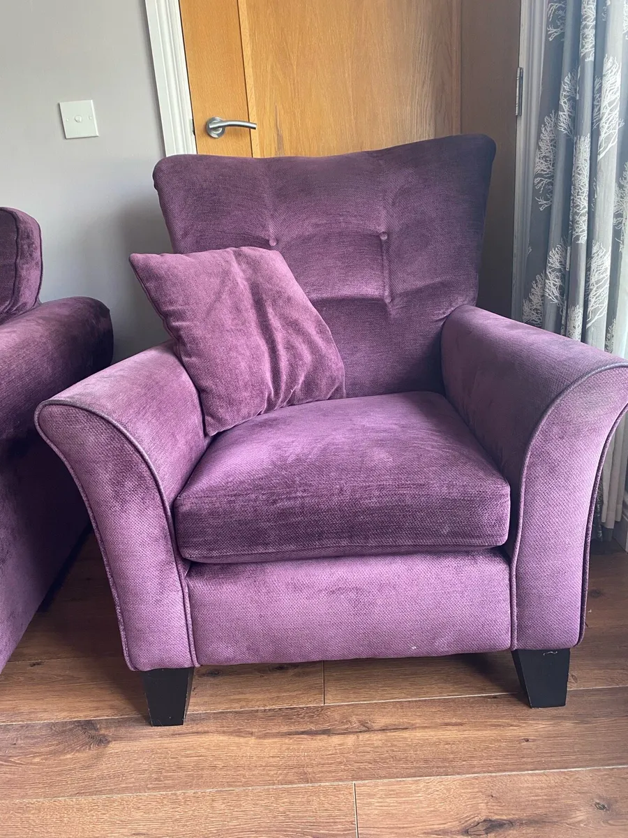 Sofa and 2 matching armchairs - Image 4