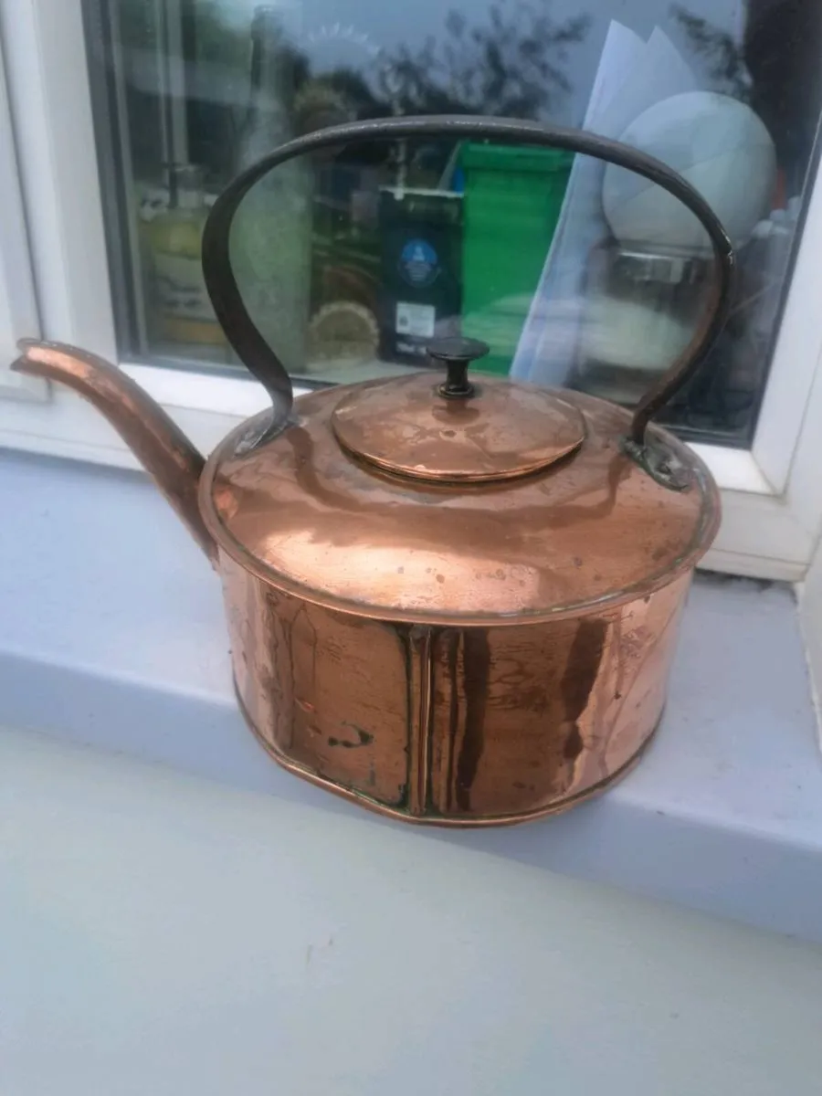Old copper kettle - Image 1