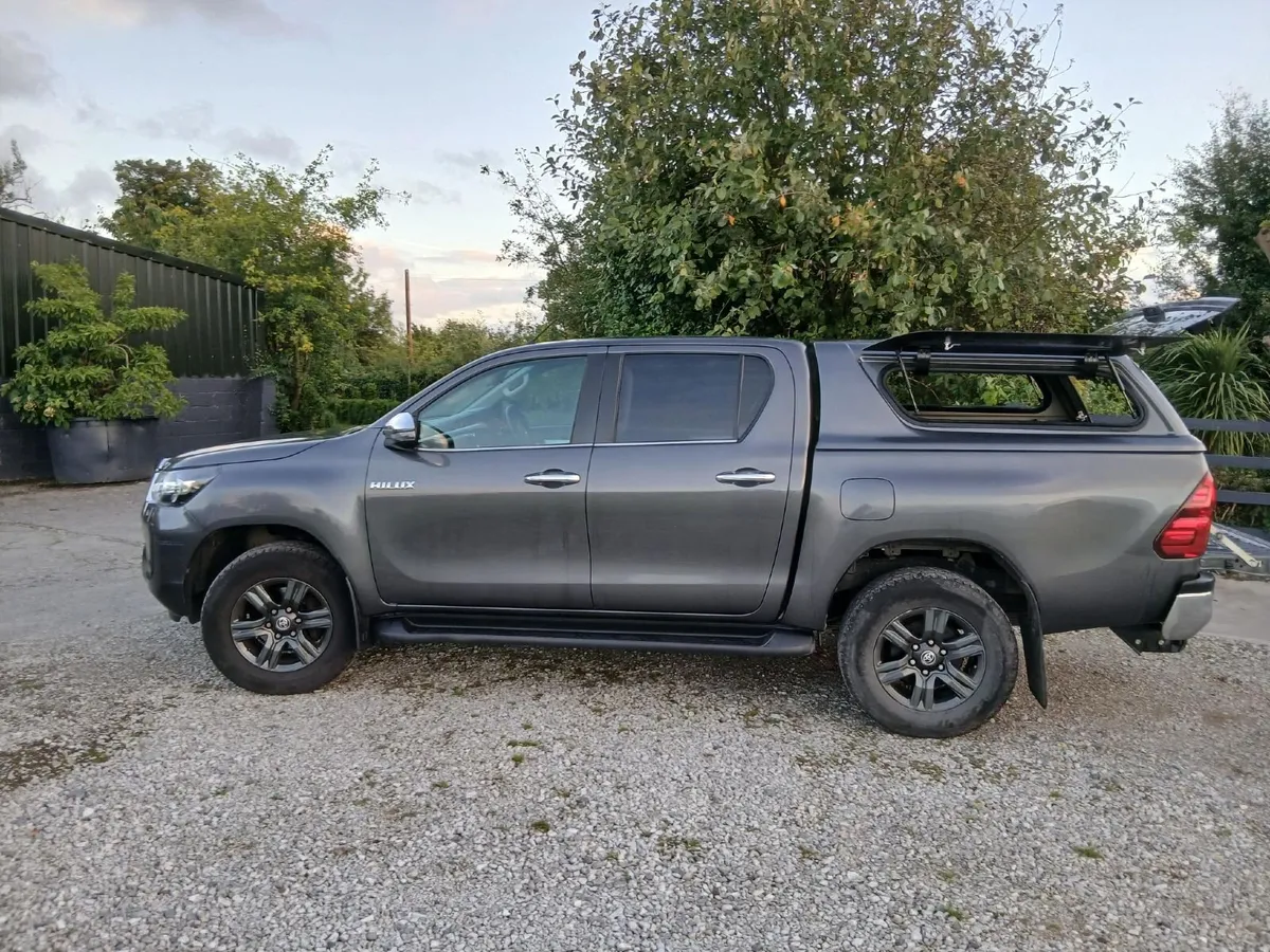 Toyota Hilux 2021 - Image 3