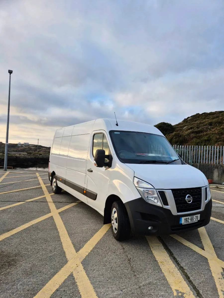 2019 nissan nv400 - Image 1
