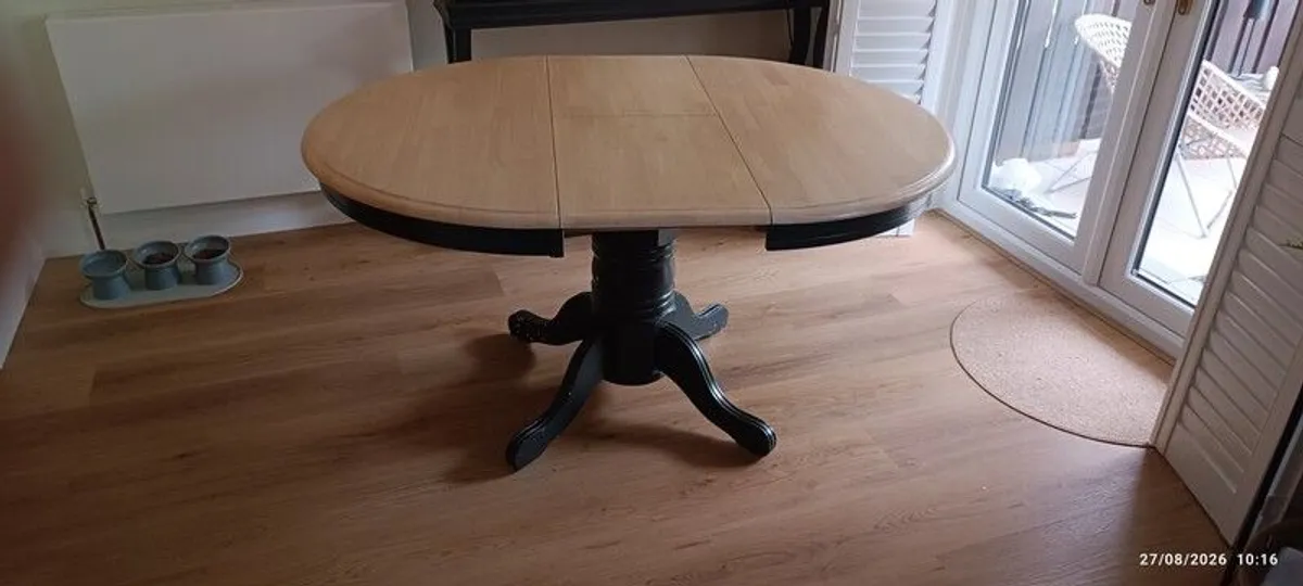 round extendable dining table - Image 2