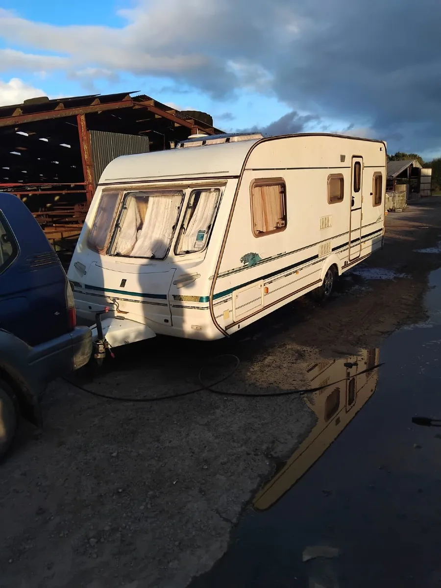 Caravan - Image 2