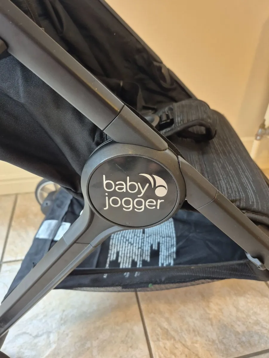 Baby jogger city tour stroller - Image 3