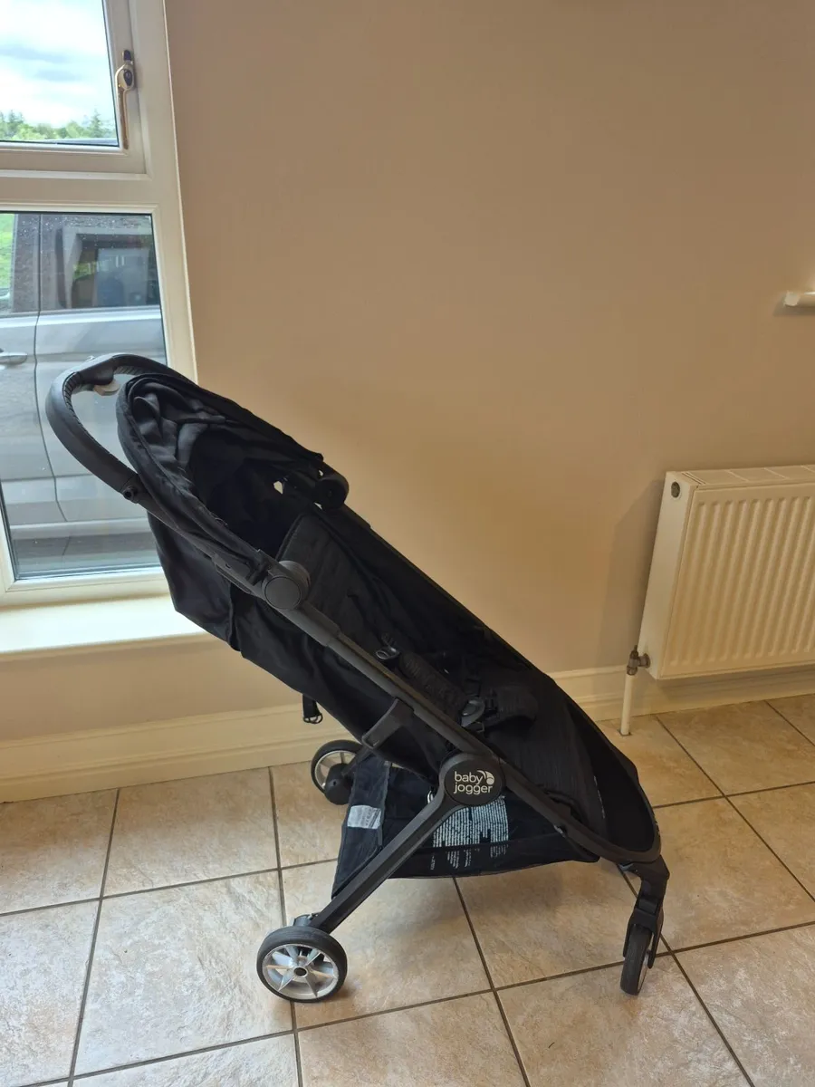 Baby jogger city tour stroller - Image 1