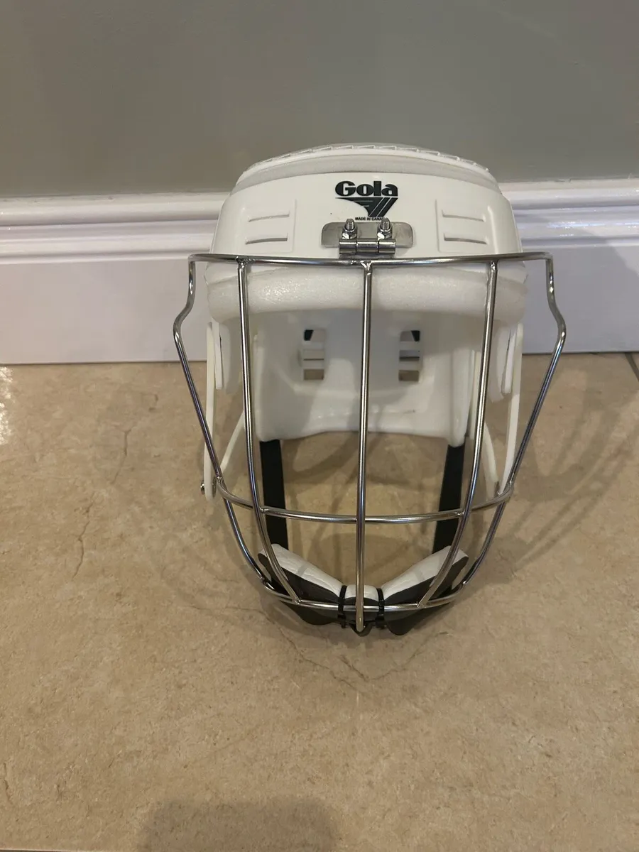 Hurling Helmet - Image 1