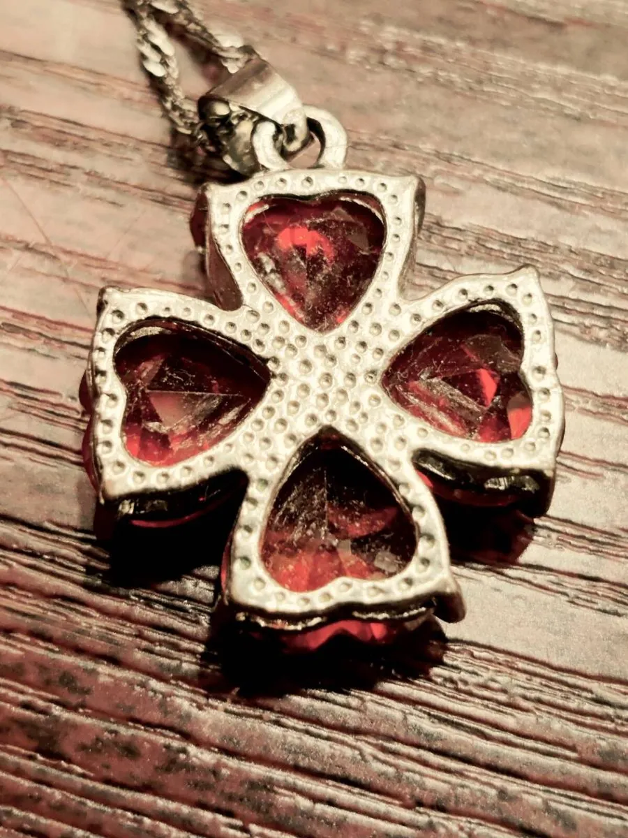 FOUR LEAT CLOVER, 18CT White Gold Plated Necklace - Image 3